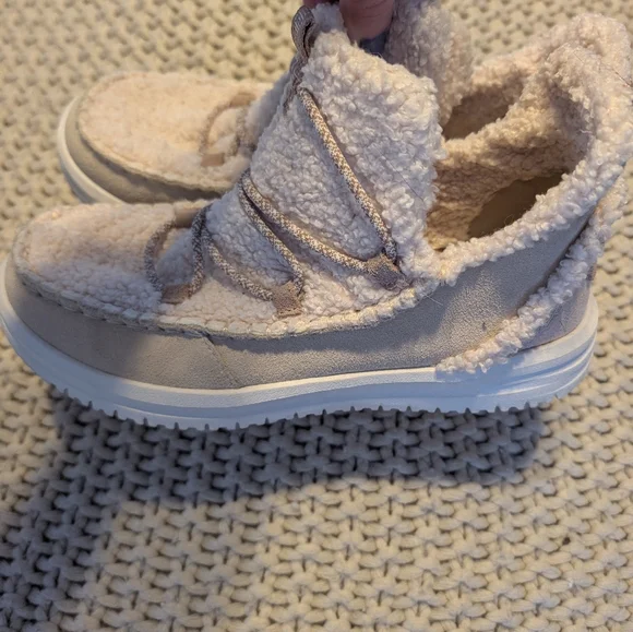 Women's Hey Dude Camden Suede Cozy Sherpa Boots With Laces, Size 8, Cream Color - Picture 2 of 4